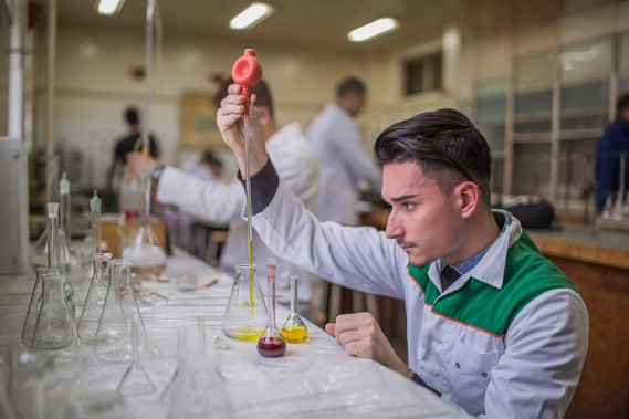 Laboratoare